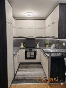 Izdaje se lep 1.5 stan u Vojvode Stepe ID#19203