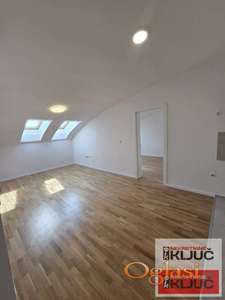 PETROVARADIN, 68m2 + terasa, Trosoban-Duplex, Nov