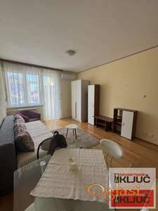 Jednoiposoban stan, 31 m², Rotkvarija, Novi Sad, 1. sprat