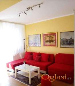 NAMESTEN JEDNOSOBAN STAN NA NOVOJ DETELINARI