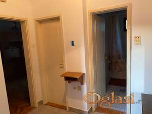 Namestena garsonjera