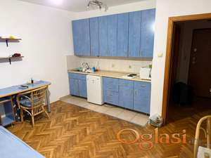 Odlična garsonjera 28m2, Grbavica