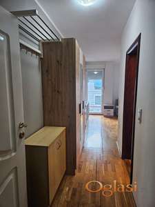 Dobra garsonjera u blizini Spensa