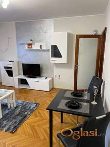 Namešten jednosoban stan,centar-350e