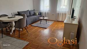 SAJAM IZDAJE SE JEDNOIPOSOBAN NAMEŠTEN STAN