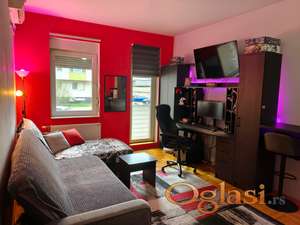 Svetla i funkcionalna garsonjera 26m² Somborska ulica