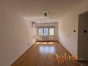 Na prodaju dvosoban stan površine 38m², u neposrednoj blizini Novosadski sajam.