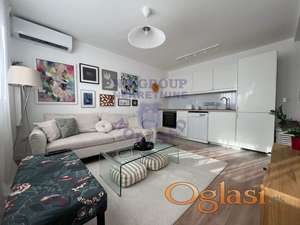 Jednoiposoban stan na Bulevaru!!!