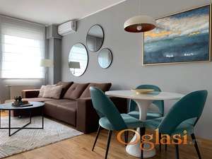 Apartman sa parkingom