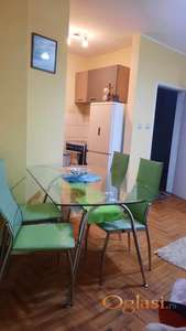 NAMESTEN JEDNOIPOSOBAN STAN NA PODBARI