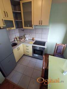 Odmah useljiv stan blizu Sajma