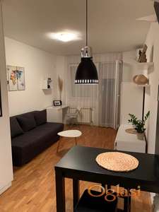 Odlicna garsonjera na Sajmu