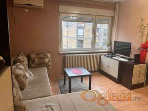 38m2, PARISKE KOMUNE, CETVRTI SPRAT, RASPORED MOZE DA SE MENJA