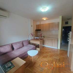 Novi Sad, Lepa garsonjera sa nameštajem