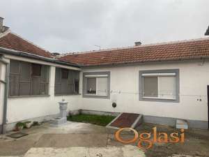 Porodična kuća sa 2 ulaza