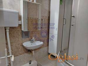 Odličan renoviran stan na Limanu 3