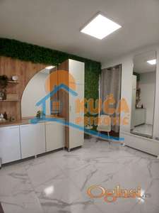 Izdaje se odličan lokal u blizini tri solitera u Durlanu, 44m2