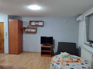 Novi Sad, garsonjera blizu centra