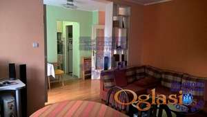 Odlican dvosoban stan na Novom Naselju