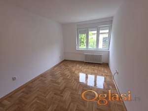 Trosoban stan, 49 m², Grbavica, Novi Sad, 3. sprat