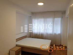 Izdato! CENTAR(Politika)Makedonska,3.0,65m2-ODLIČAN #2473