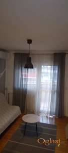  KOMFORNA GARSONJERA NA GRBAVICI