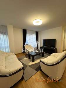 Izdaje se trosoban stan na TOP LOKACIJI!