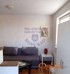 Izdaje se funkcionalna i lepo uređena garsonjera na odličnoj lokaciji