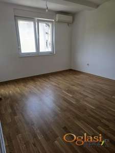 ODLIČAN DVOSOBAN STAN, DETELINARA