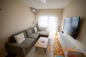 KOMPLETNO RENOVIRAN - TOP POZICIJA - 45m2
