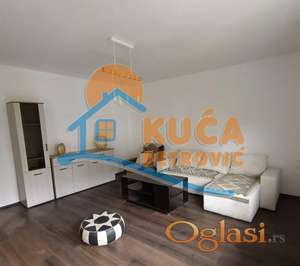 Izdaje se odličan stan na Panteleju, 90m2