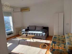 Izdaje se jednosoban stan sa parking mestom - Grbavica