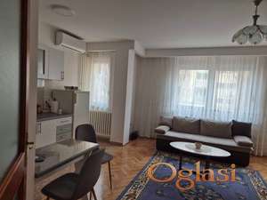 Komforan dvosoban stan u neposrednoj blizini centra (PODBARA)