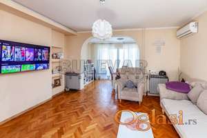 Porodična kuća u Mokranjčevoj sa četiri stambene jedinice, 350m2