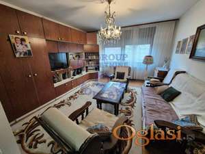 Trosoban stan na Bulevaru!