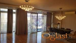 202m2 Fenomenalan salonski stan u samom centru grada