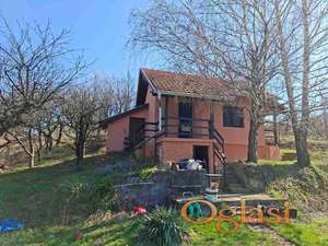 Prodaja-Čerević, Nova vikendica u mirnom delu. Uknjiženo