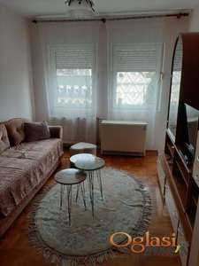 KOMFORAN DVOSOBAN STAN U STROGOM CENTRU