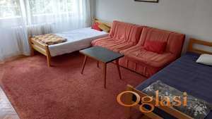 BULEVAR OSLOBOĐENJA IZDAJE SE JEDNOSOBAN STAN