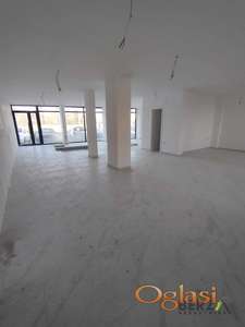  LOKAL OD 460 M2 NA VRLO PROMETNOJ LOKACIJI SA PARKINGOM NA PODBARI