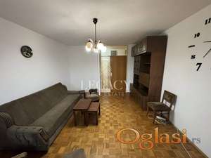 Komforan porodičan stan, odmah useljiv ID#1236