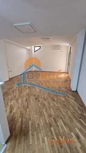 Izdaje se poslovni prostor u centru grada, 51m2