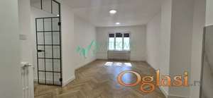 Novi Sad, Centar - Kompletno renoviran Trosoban stan 75m2 u Centru Novog Sada 