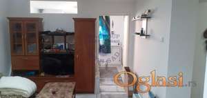 Izdaje se kompletno namešten dvosoban stu stambene zan površine 41m², smešten u suterengrade.