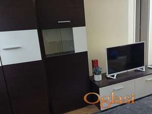 NAMEŠTEN JEDNOIPOSOBAN STAN NA TELEPU U BLIZINI LIMANA 280 EVRA