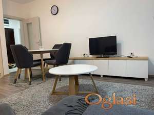 Odličan jednoiposoban stan na Panteleju