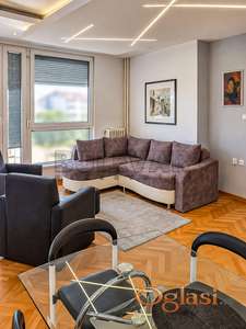 Izdaje se odličan stan u strogom centru Niša, 60m2