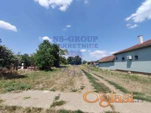 Odličan plac u građevinskoj zoni u Krčedinu