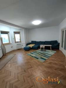 FANTASTIČAN ČETVOROSOBAN PORODIČAN STAN U CENTRU NOVOG SADA