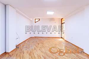 Stan, Poslovni prostor, Centar, Sud